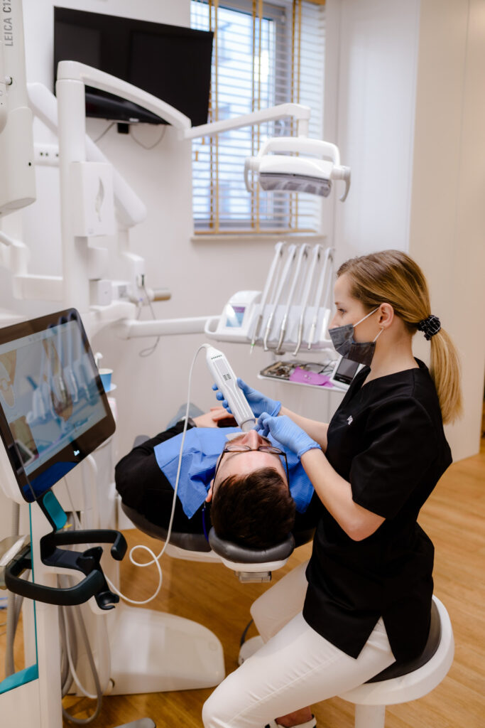 intraoral scanning by Dr. Dominike Urbanowicz